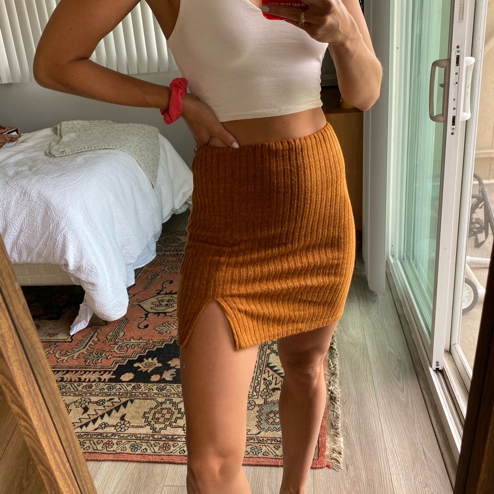 CUTE SKIRT